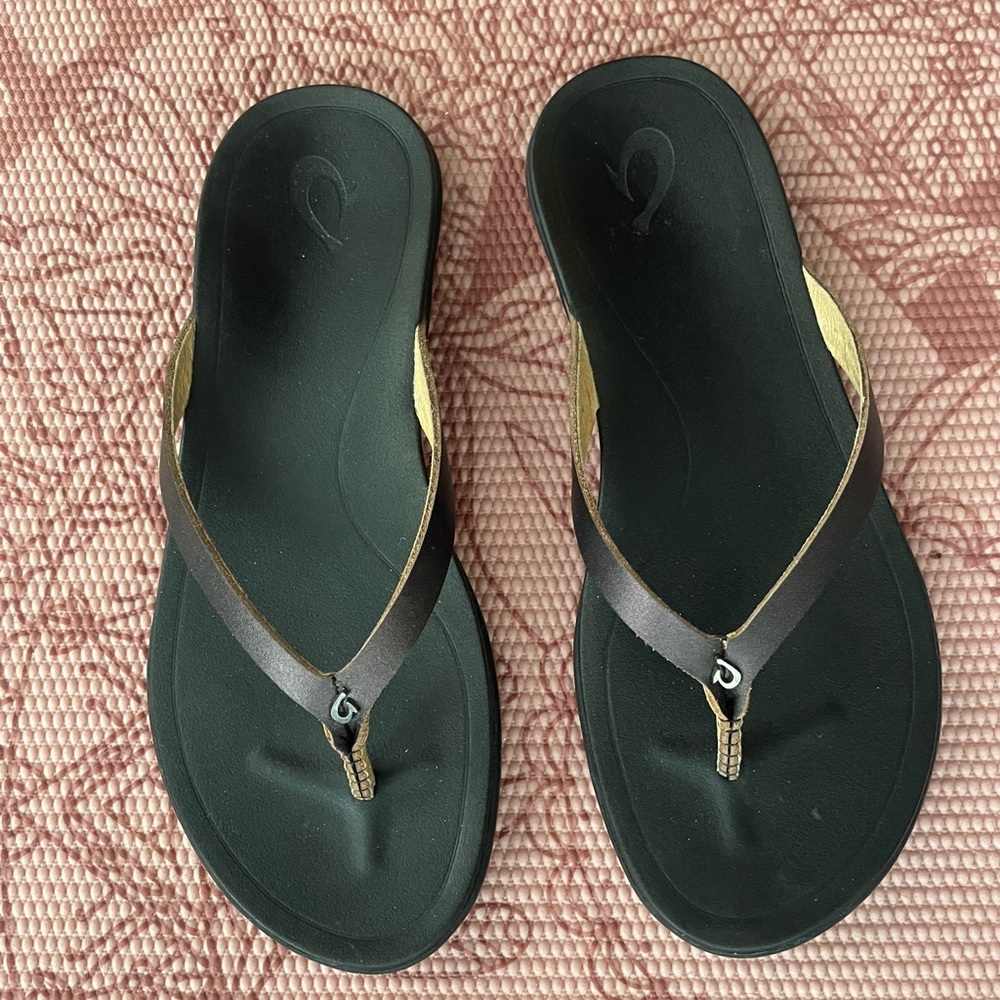 Olukai flip flops - dark brown leather